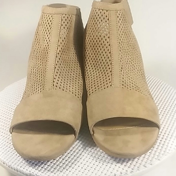 Sonoma Shoes - Sonoma vitalize size 10 tan heeled open toe shoes